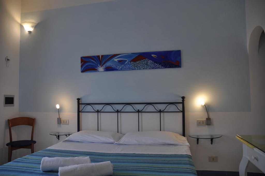 Il Mediterraneo - Adults Only ปอนซา ห้อง รูปภาพ